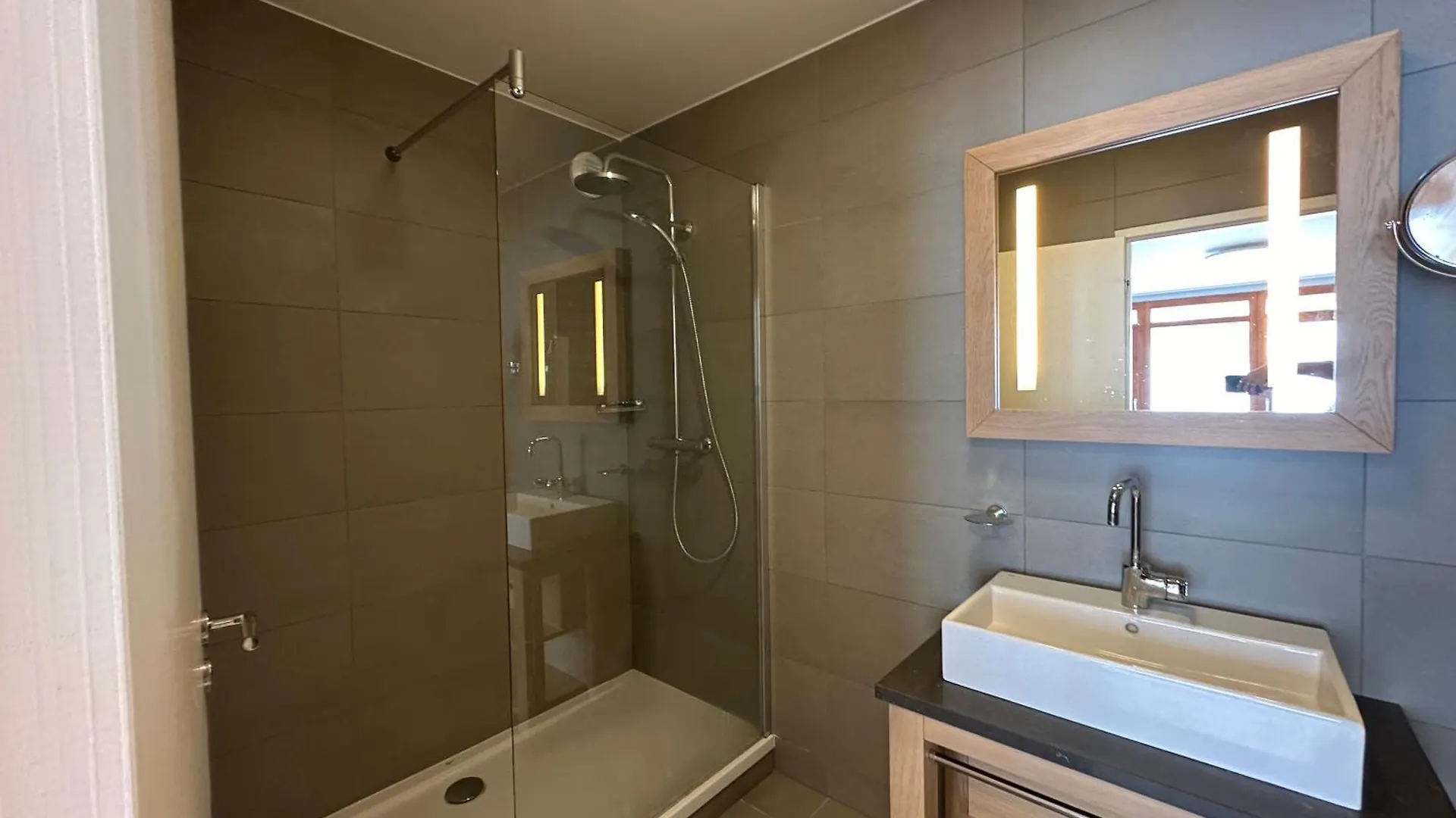 Apartment Les Arcs 1800 : Appartement Ski In/Out Avec Spa Bourg-Saint-Maurice France